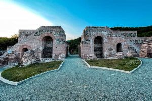 Крепостта Траянови врата: опазване на античното наследство на България Крепостта Траянови врата