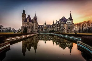 Най-впечатляващите замъци в света Най-впечатляващите замъци в света